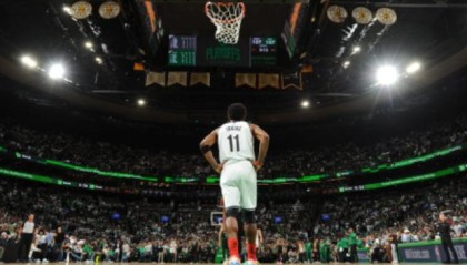 开云官网-末节18分却无缘取胜 欧文与波士顿的恩怨未完待续