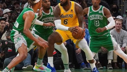 虎头蛇尾遭老冤家逆转 詹皇复出难以终结湖人连败